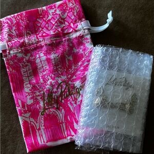 Lilly Pulitzer GWP Bee Earrings